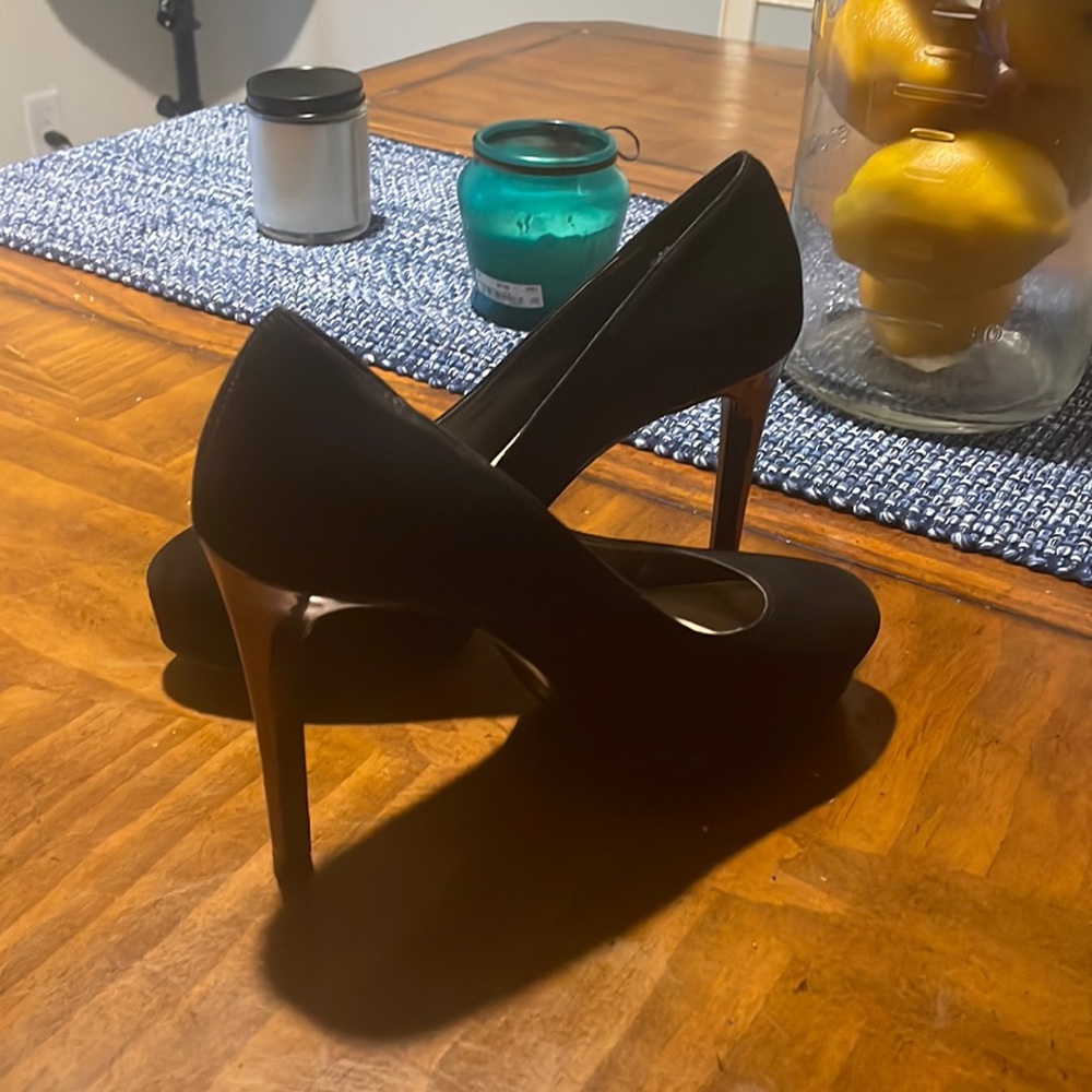 Nine West pump